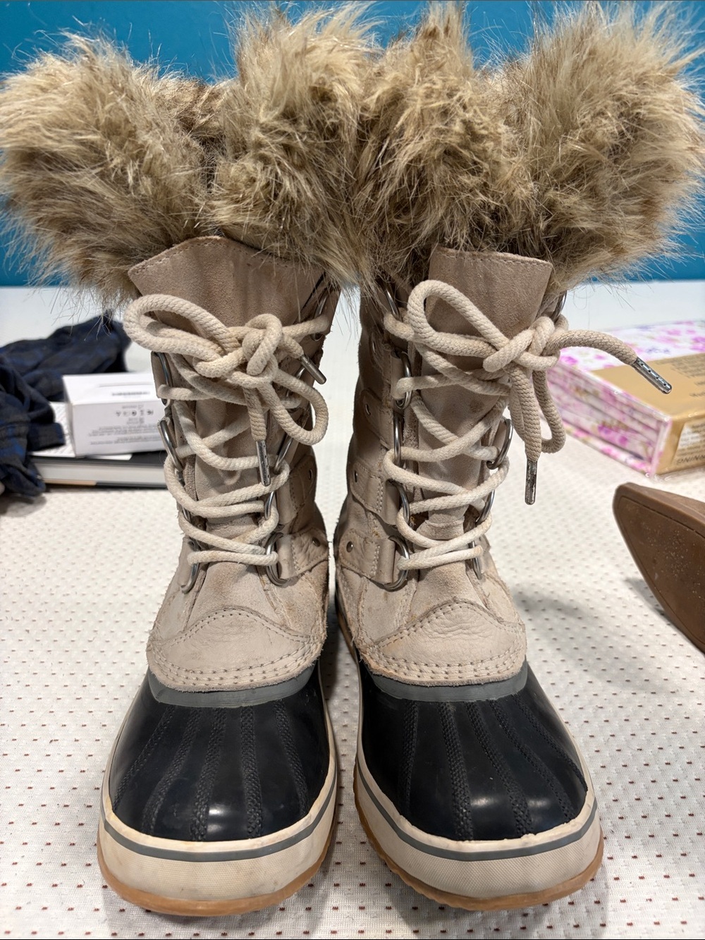 Sorel Women's Beige and Black Faux-Fur Lace-Up Winter Boots